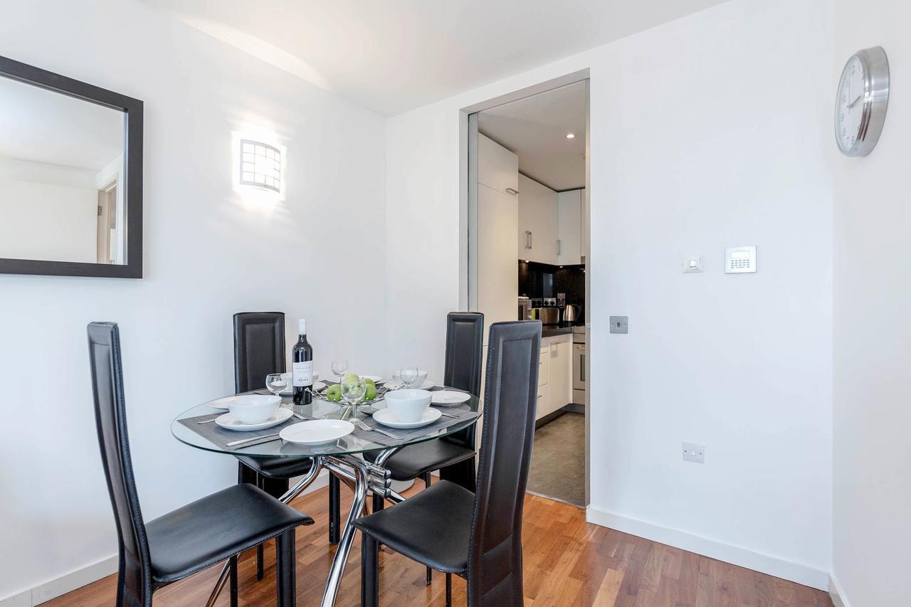Excel Apartment For Business Travellers 런던 외부 사진